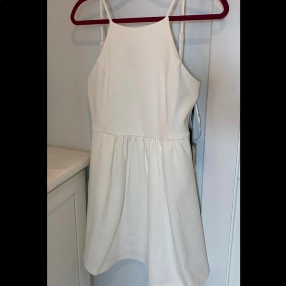 Oui Oui white backless skater dress from Lulu’s - Picture 2 of 5